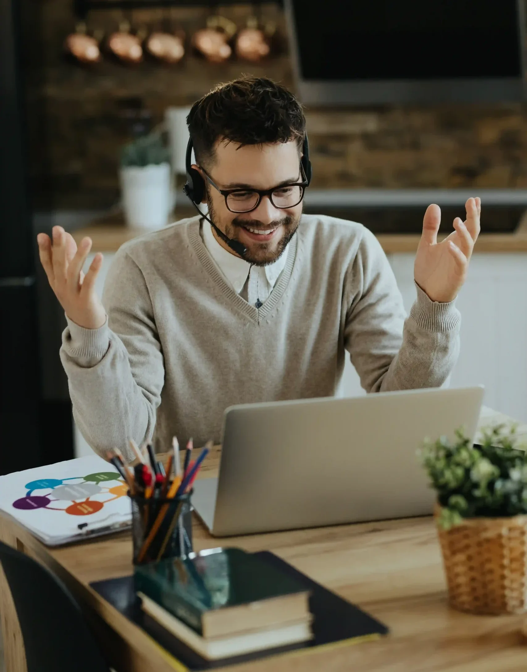 Remote IT management specialist supporting business users online
